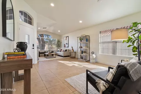 4523 E Bighorn Ave, Phoenix, AZ 85044 photo 4