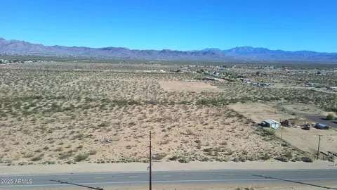 1152 S Colorado Rd #-, Golden Valley, AZ 86413