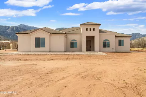 5754 S Stephanie Pl, Hereford, AZ 85615
