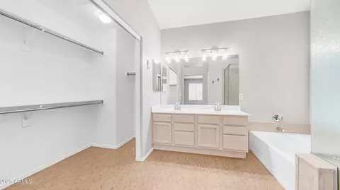 Bath - 1072 W Windhaven Ave, Gilbert, AZ 85233 photo 1 of 3