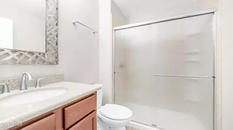 Bath - 1072 W Windhaven Ave, Gilbert, AZ 85233 photo 3 of 3