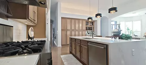Kitchen - 136 E Desert Wind Dr, Phoenix, AZ 85048 photo 3 of 13