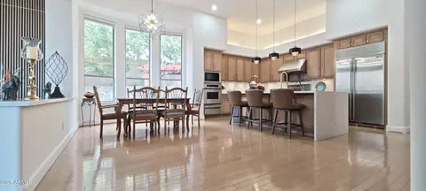 Kitchen - 136 E Desert Wind Dr, Phoenix, AZ 85048 photo 11 of 13