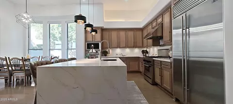 Kitchen - 136 E Desert Wind Dr, Phoenix, AZ 85048 photo 4 of 13