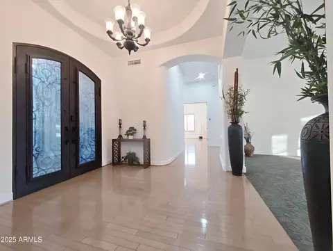 Entry Way - 136 E Desert Wind Dr, Phoenix, AZ 85048 photo 2 of 5