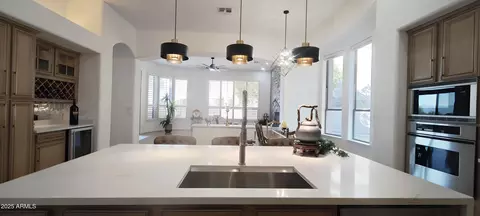 Kitchen - 136 E Desert Wind Dr, Phoenix, AZ 85048 photo 9 of 13