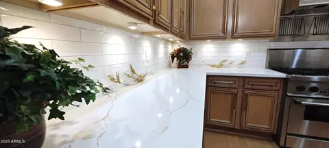 Kitchen - 136 E Desert Wind Dr, Phoenix, AZ 85048 photo 2 of 13