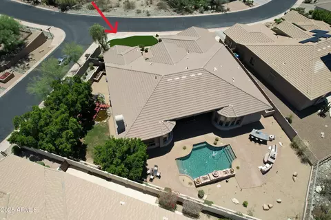 Exterior - 136 E Desert Wind Dr, Phoenix, AZ 85048 photo 7 of 9