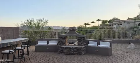 Exterior - 136 E Desert Wind Dr, Phoenix, AZ 85048 photo 2 of 9