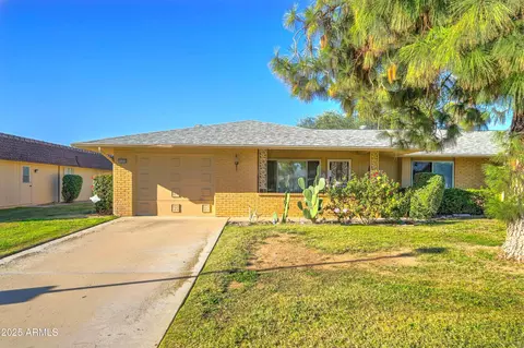 15658 N Lakeforest Dr, Sun City, AZ 85351