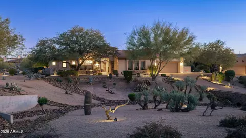 10275 E Winter Sun Dr, Scottsdale, AZ 85262