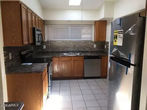 2438 W Jefferson St, Phoenix, AZ 85009