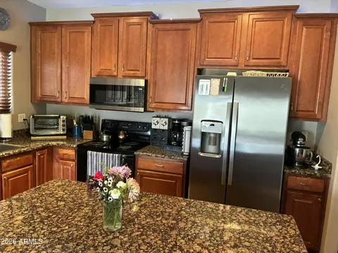 Kitchen - 1111 E Blue Spruce Ln, Gilbert, AZ 85298 photo 8 of 10