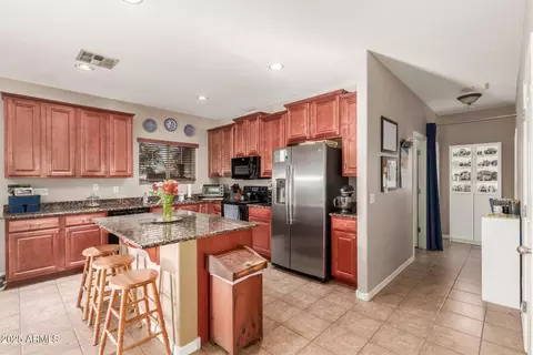 Kitchen - 1111 E Blue Spruce Ln, Gilbert, AZ 85298 photo 3 of 8