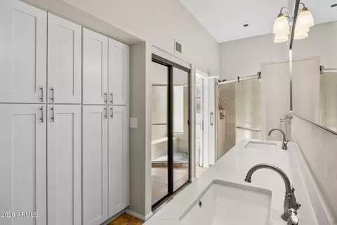 Bath - 13014 S 40th Pl, Phoenix, AZ 85044 photo 2 of 4