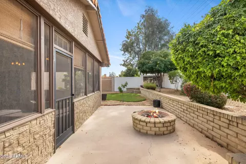 Exterior - 13014 S 40th Pl, Phoenix, AZ 85044 photo 5 of 9