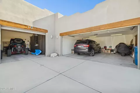 Exterior - 103 S Sixshooter Rd S, Apache Junction, AZ 85119 photo 6 of 12