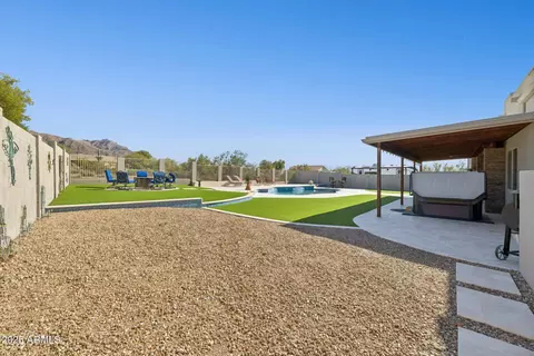 Exterior - 103 S Sixshooter Rd S, Apache Junction, AZ 85119 photo 9 of 12