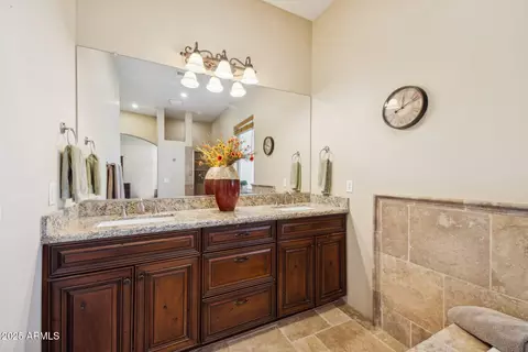 Bath - 103 S Sixshooter Rd S, Apache Junction, AZ 85119 photo 2 of 6