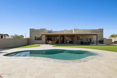 Exterior - 103 S Sixshooter Rd S, Apache Junction, AZ 85119 photo 10 of 12