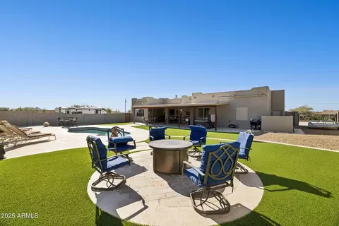 Exterior - 103 S Sixshooter Rd S, Apache Junction, AZ 85119 photo 11 of 12