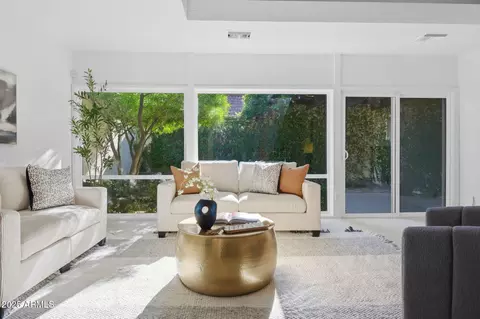 Living - 6542 N 5th Ave, Phoenix, AZ 85013 photo 2 of 2