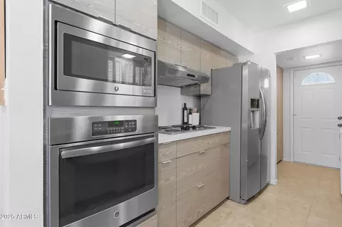Kitchen - 6542 N 5th Ave, Phoenix, AZ 85013 photo 1 of 3