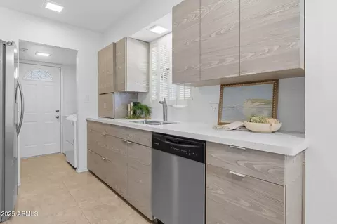 Kitchen - 6542 N 5th Ave, Phoenix, AZ 85013 photo 2 of 3