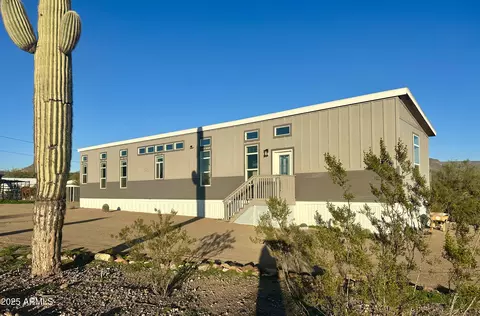 48983 N 5th Ave N, New River, AZ 85087