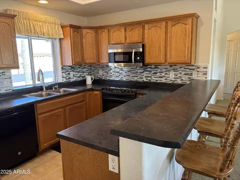 Kitchen - 11241 E Keats Ave, Mesa, AZ 85209 photo 3 of 4