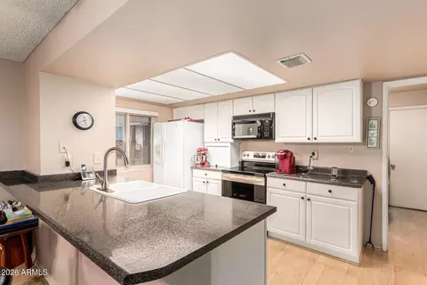Kitchen - 4301 E Walatowa St, Phoenix, AZ 85044 photo 3 of 3