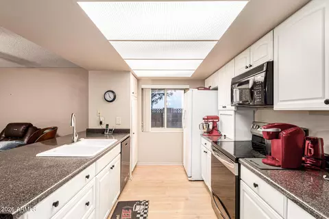 Kitchen - 4301 E Walatowa St, Phoenix, AZ 85044 photo 1 of 3