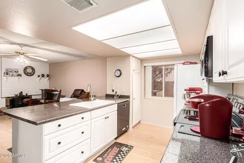 Kitchen - 4301 E Walatowa St, Phoenix, AZ 85044 photo 2 of 3