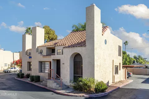 1025 E Highland Ave #30, Phoenix, AZ 85014