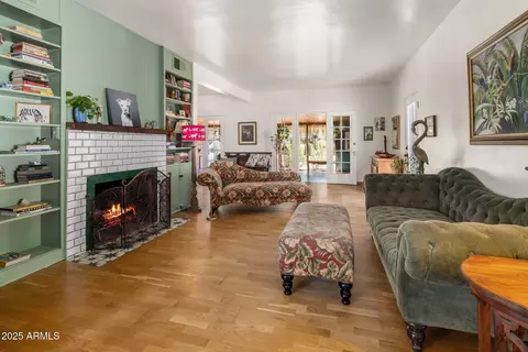 Living - 55 E Pierson St, Phoenix, AZ 85012 photo 1 of 2