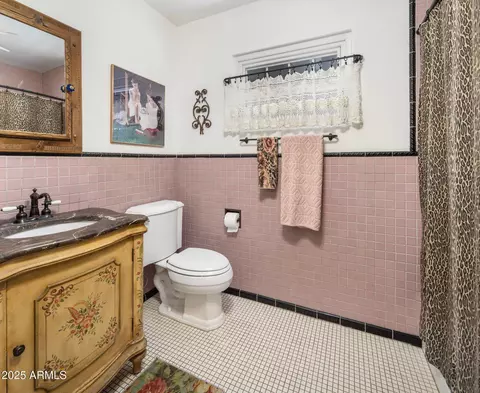 Bath - 55 E Pierson St, Phoenix, AZ 85012 photo 1 of 1