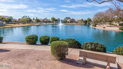 View/Area - 112 W Smoke Tree Rd, Gilbert, AZ 85233 photo 1 of 9