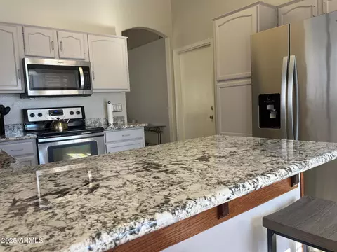 Kitchen - 112 W Smoke Tree Rd, Gilbert, AZ 85233 photo 4 of 6