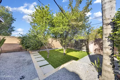 Exterior - 3828 E Sahuaro Dr, Phoenix, AZ 85028 photo 4 of 5