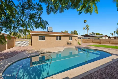 4743 W Shaw Butte Dr, Glendale, AZ 85304