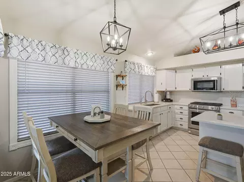 Kitchen - 1516 E Cheyenne St, Gilbert, AZ 85296 photo 6 of 6