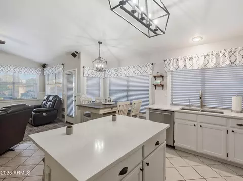 Kitchen - 1516 E Cheyenne St, Gilbert, AZ 85296 photo 2 of 6