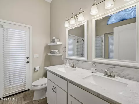 Bath - 1516 E Cheyenne St, Gilbert, AZ 85296 photo 1 of 3