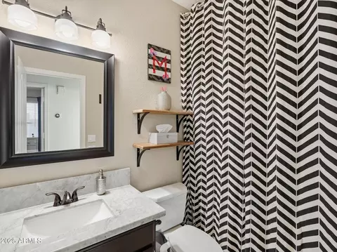 Bath - 1516 E Cheyenne St, Gilbert, AZ 85296 photo 3 of 3