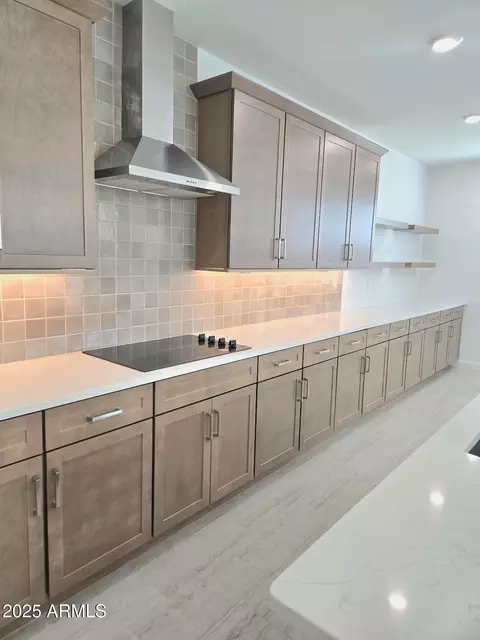 Kitchen - 9816 S 11th Pl, Phoenix, AZ 85042 photo 3 of 5