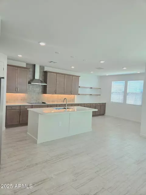 Kitchen - 9816 S 11th Pl, Phoenix, AZ 85042 photo 1 of 5