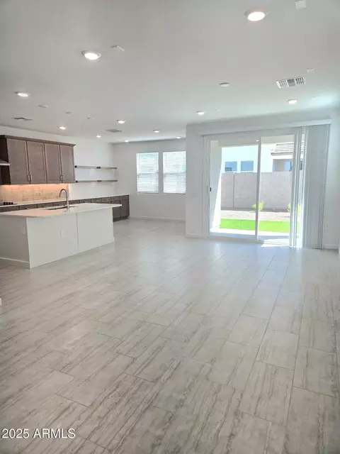 Living - 9816 S 11th Pl, Phoenix, AZ 85042 photo 1 of 2