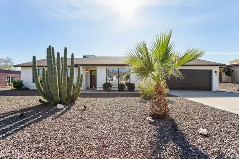 2437 E North Ln, Phoenix, AZ 85028