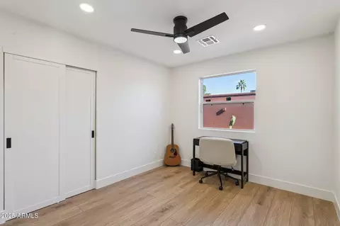 2437 E North Ln, Phoenix, AZ 85028 photo 12