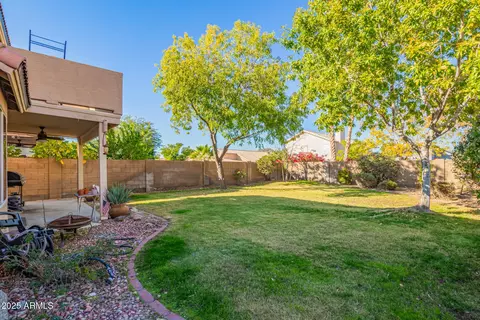 Exterior - 2214 E Wahalla Ln, Phoenix, AZ 85024 photo 4 of 4